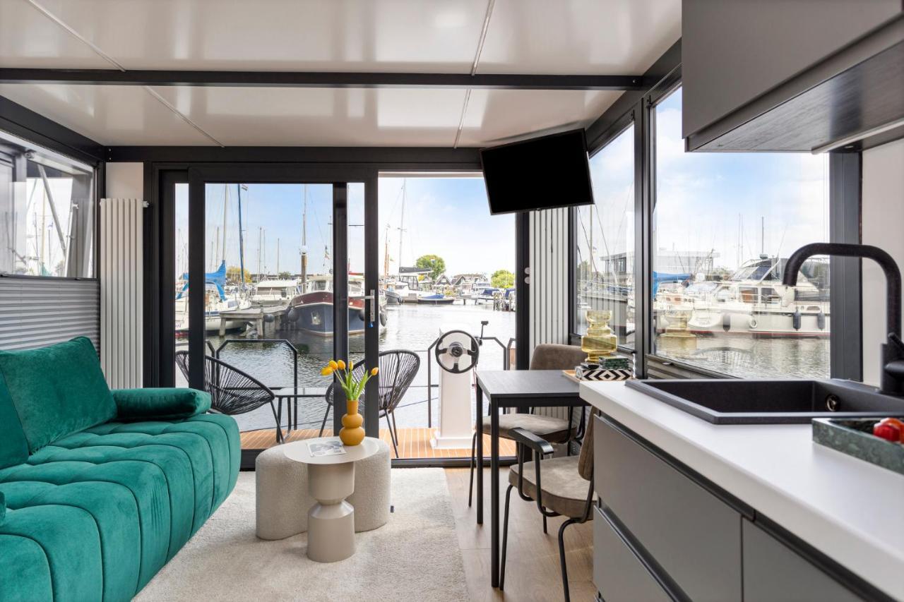 Cosy Tiny Houseboats Near Beach And Restaurants By Weltevreden Experience Zeewolde Exterior foto