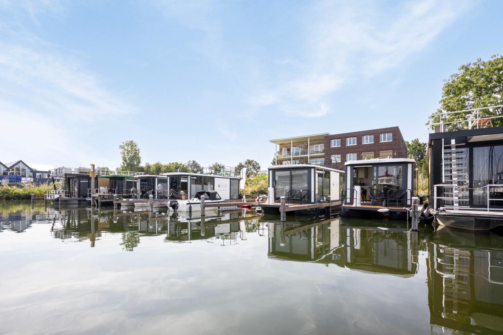 Cosy Tiny Houseboats Near Beach And Restaurants By Weltevreden Experience Zeewolde Exterior foto