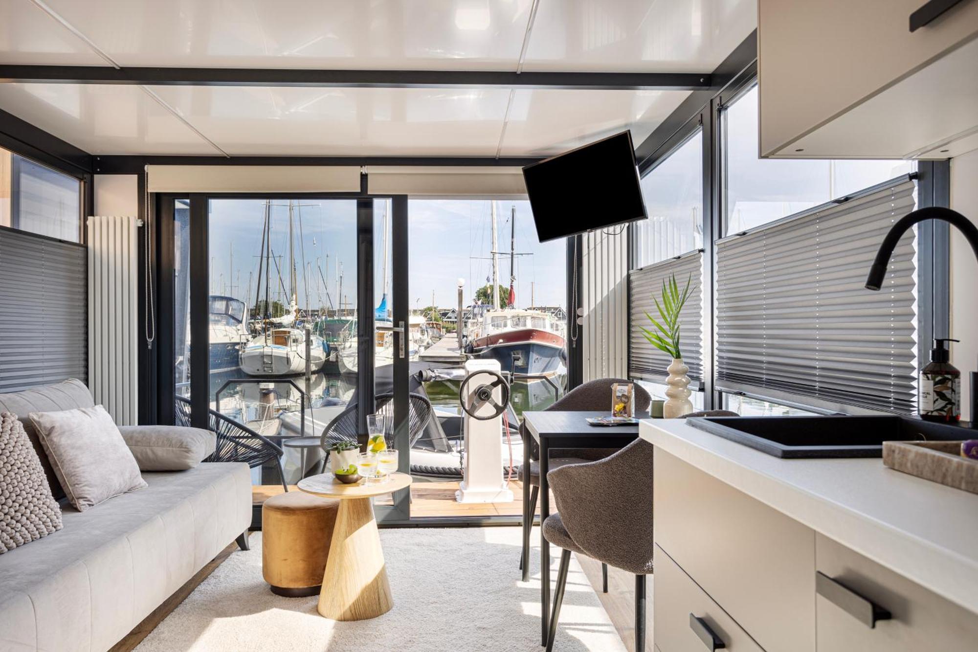 Cosy Tiny Houseboats Near Beach And Restaurants By Weltevreden Experience Zeewolde Exterior foto