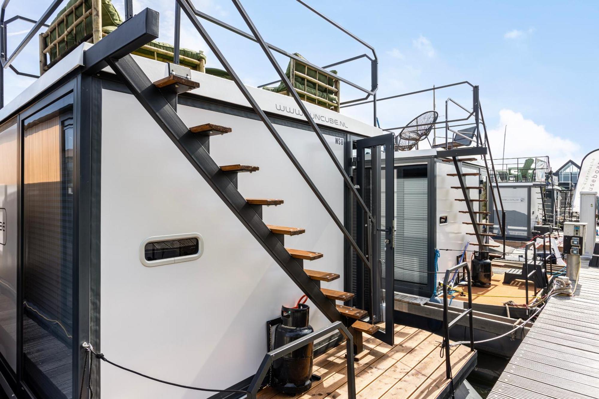 Cosy Tiny Houseboats Near Beach And Restaurants By Weltevreden Experience Zeewolde Exterior foto